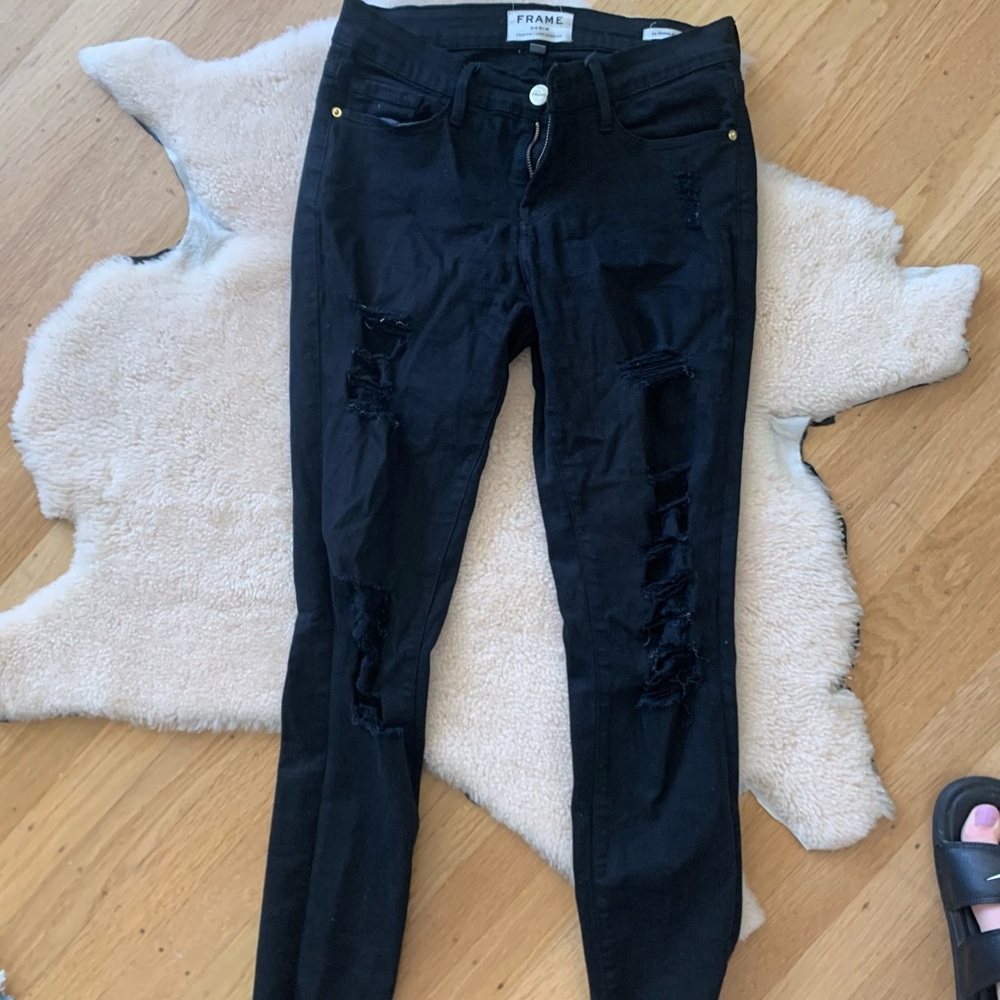 Frame Black Distressed Le Skinny de Jeanne